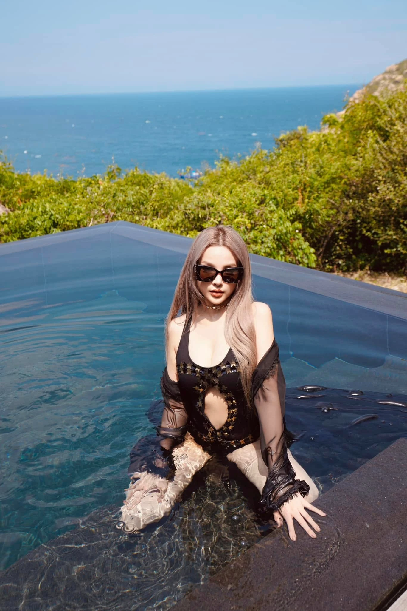 Đặng Ngọc Huyền Diện Bikini Phô Đường Cong Trên Cơ Thể Nóng Bỏng 8